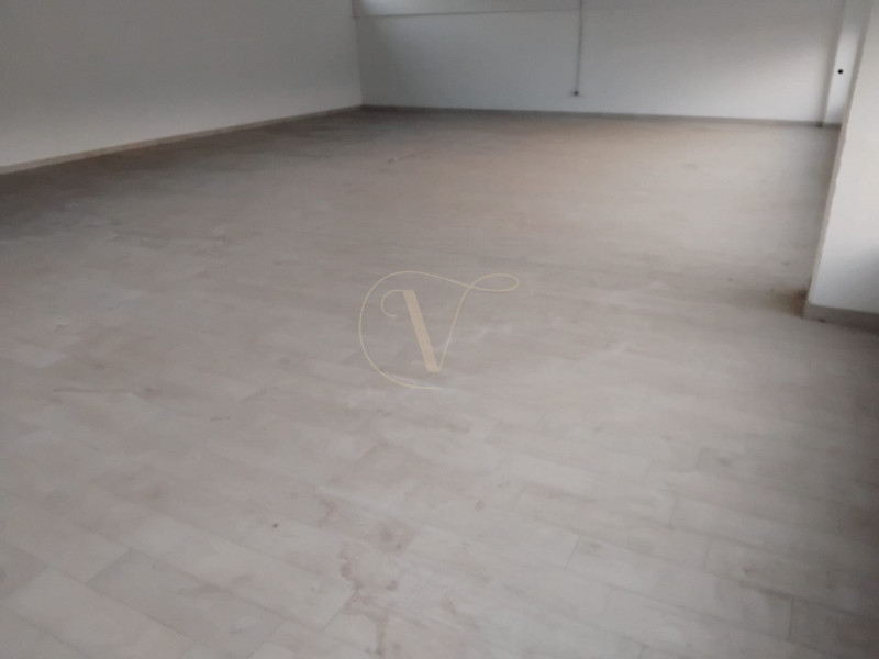 ZUGLIANO: LABORATORIO / MAGAZZINO DI MQ. 250 SU DUE LIVELLI.

Affittasi ampio laboratorio, ideale...