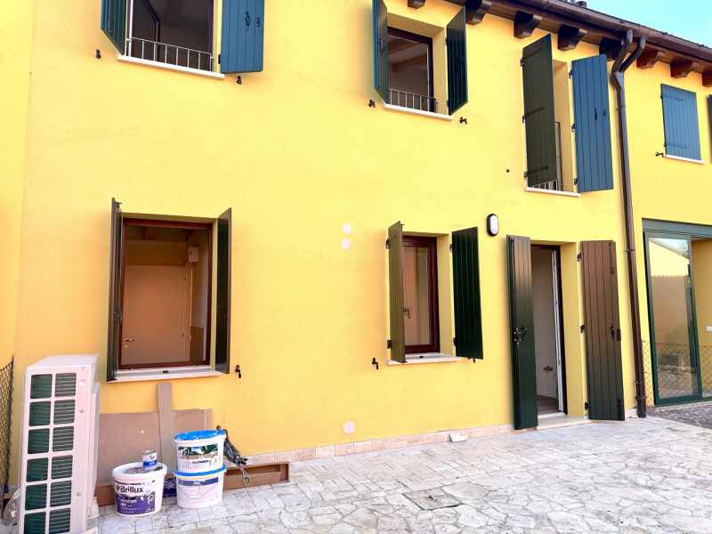 Brusegana. Euro 375.000 prezzo non trattabile. Casa schiera, su 2 livelli. 
Classe A4, ep 26,16 k...