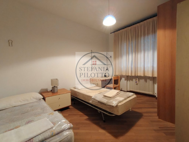 Corso Milano- Stefania Pilotto Immobiliare propone in affitto trilocale con posto bici. L'immobil...