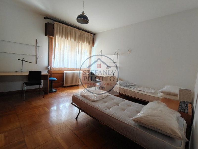 Corso Milano- Stefania Pilotto Immobiliare propone in affitto trilocale con posto bici. L'immobil...