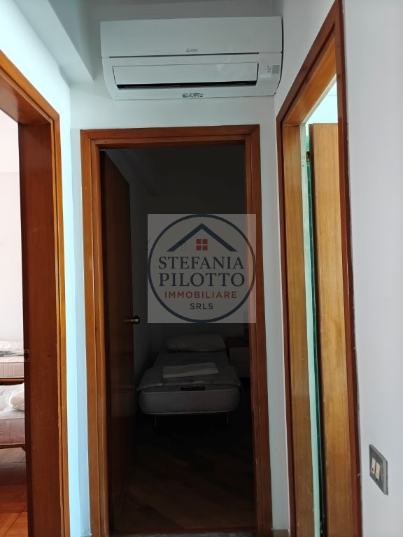 Corso Milano- Stefania Pilotto Immobiliare propone in affitto trilocale con posto bici. L'immobil...