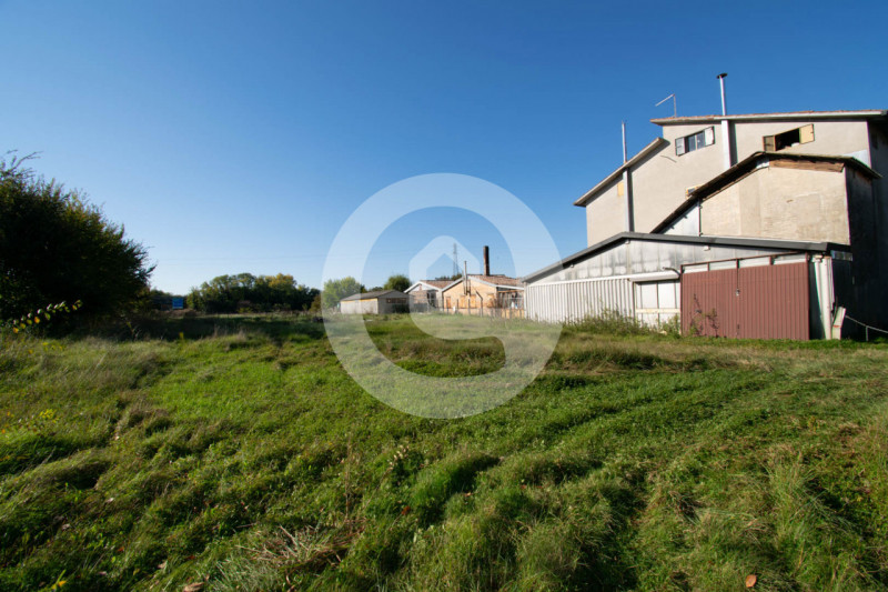 CAMPODARSEGO - (Località Bronzola) - Nel comune di Campodarsego, precisamente in località Bronzol...