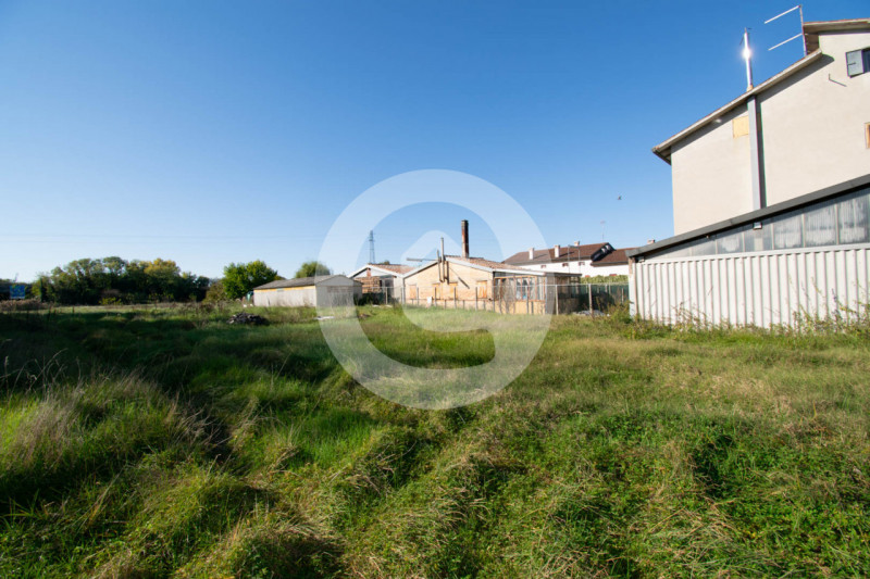 CAMPODARSEGO - (Località Bronzola) - Nel comune di Campodarsego, precisamente in località Bronzol...