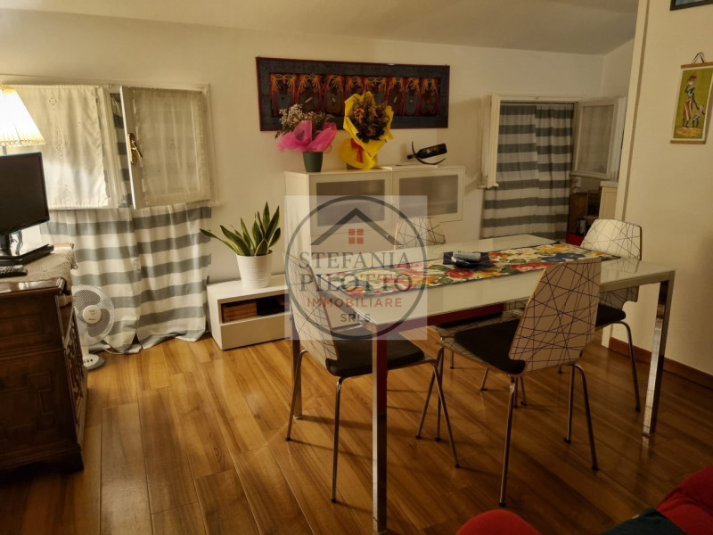 Adiacenze via San Francesco- Stefania Pilotto Immobiliare propone in vendita trilocale di 70 mq c...