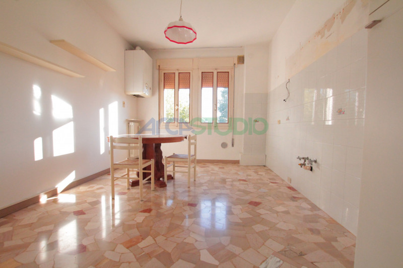 IN TRATTATIVA - Quinto Vicentino:  
Soluzione ideale se ami vivere in grandi spazi abitativi, com...