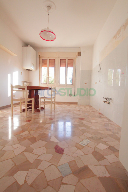 IN TRATTATIVA - Quinto Vicentino:  
Soluzione ideale se ami vivere in grandi spazi abitativi, com...