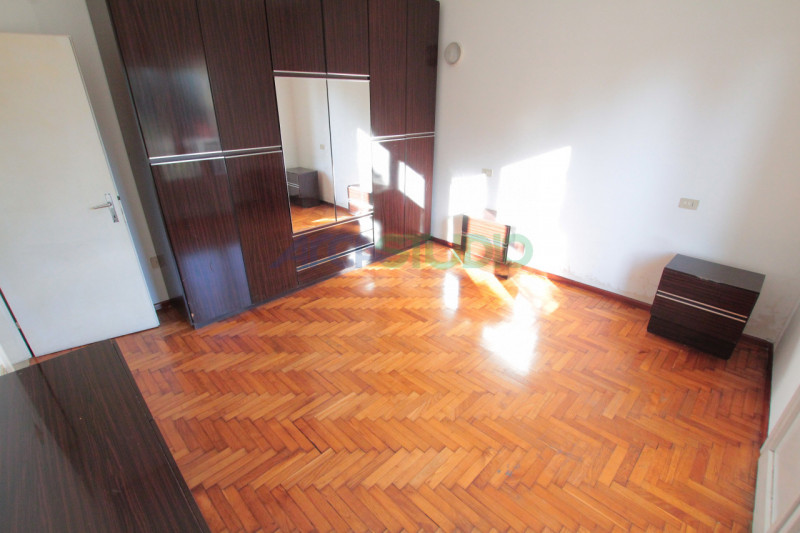 IN TRATTATIVA - Quinto Vicentino:  
Soluzione ideale se ami vivere in grandi spazi abitativi, com...