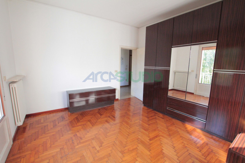 IN TRATTATIVA - Quinto Vicentino:  
Soluzione ideale se ami vivere in grandi spazi abitativi, com...