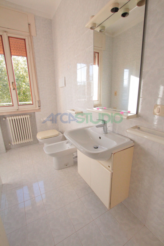 IN TRATTATIVA - Quinto Vicentino:  
Soluzione ideale se ami vivere in grandi spazi abitativi, com...