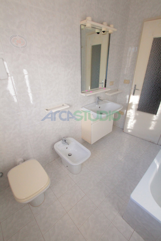 IN TRATTATIVA - Quinto Vicentino:  
Soluzione ideale se ami vivere in grandi spazi abitativi, com...