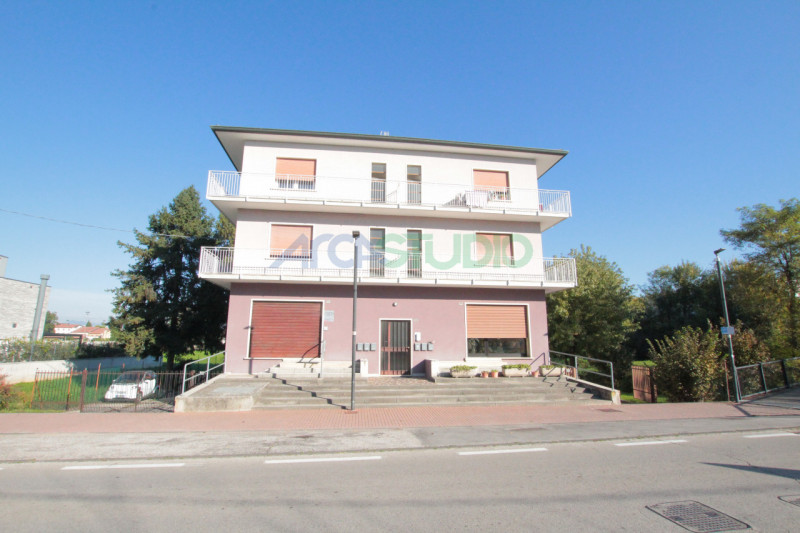 IN TRATTATIVA - Quinto Vicentino:  
Soluzione ideale se ami vivere in grandi spazi abitativi, com...