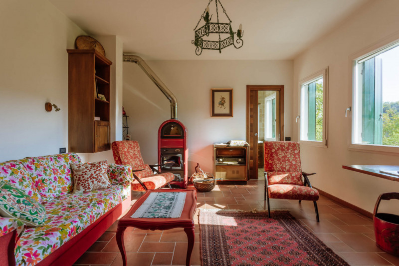 Galzignano Terme: Villa contemporanea situata in posizione aperta e panoramica; la proprietà di c...