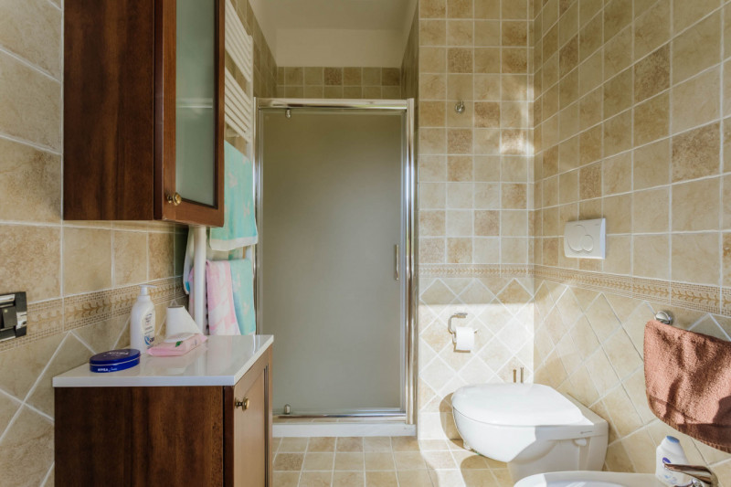 Galzignano Terme: Villa contemporanea situata in posizione aperta e panoramica; la proprietà di c...