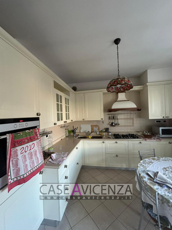 Camisano Vicentino (VI) C.E. in corso di definizione - Proponiamo ESCLUSIVO appartamento sito a p...