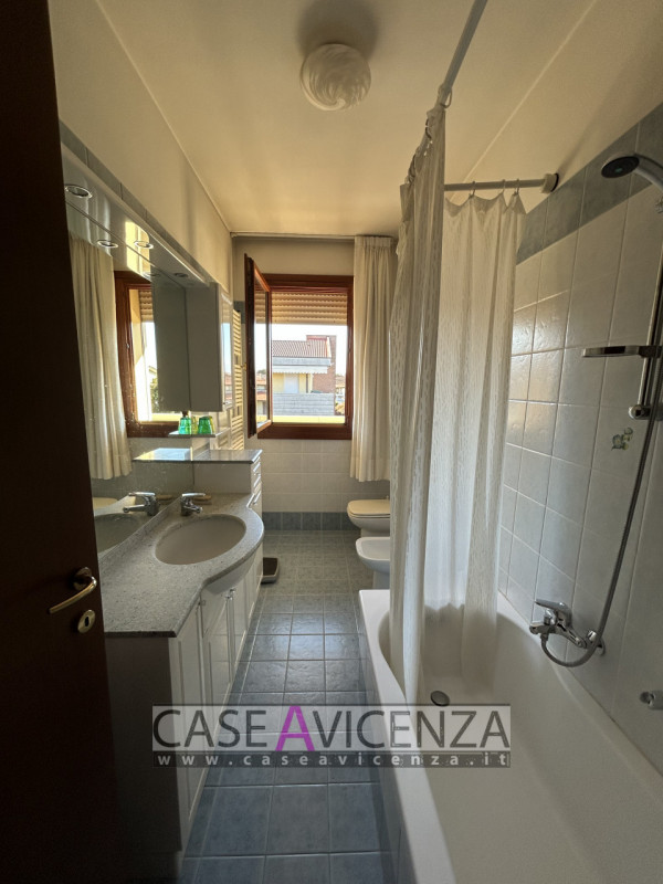 Camisano Vicentino (VI) C.E. in corso di definizione - Proponiamo ESCLUSIVO appartamento sito a p...