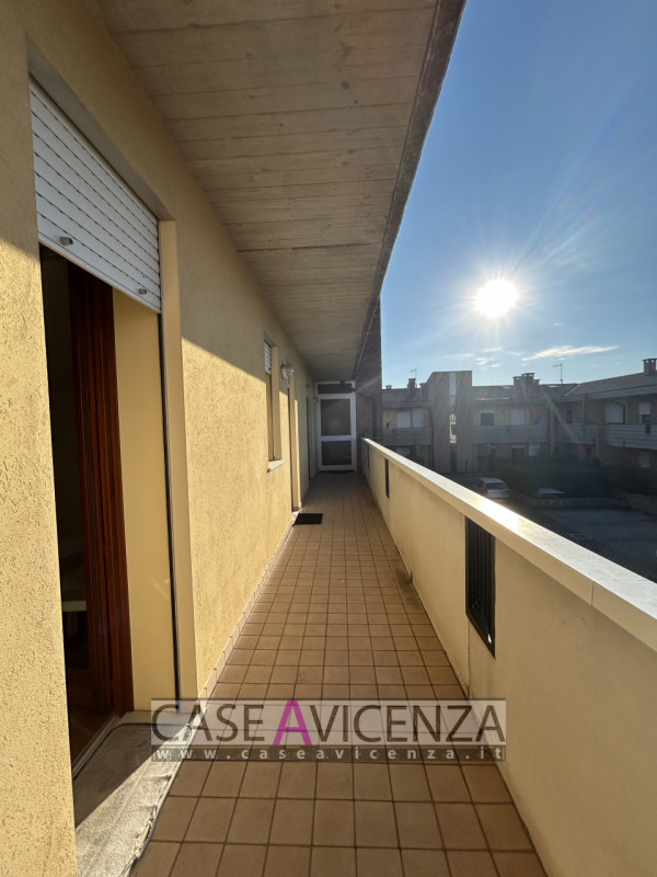 Camisano Vicentino (VI) C.E. in corso di definizione - Proponiamo ESCLUSIVO appartamento sito a p...
