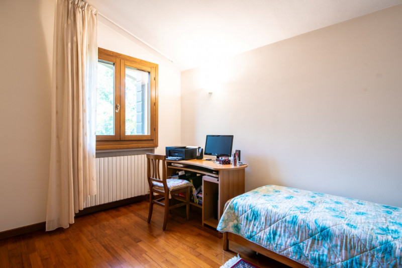 TORREGLIA Vic. ABANO TERME  Proponiamo in vendita una raffinata villa contemporanea di 230 mq sit...