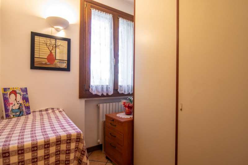TORREGLIA Vic. ABANO TERME  Proponiamo in vendita una raffinata villa contemporanea di 230 mq sit...