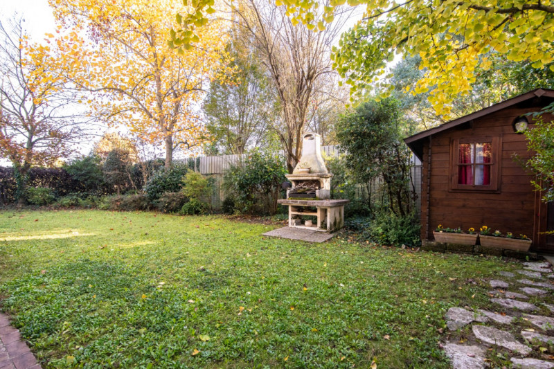 TORREGLIA Vic. ABANO TERME  Proponiamo in vendita una raffinata villa contemporanea di 230 mq sit...