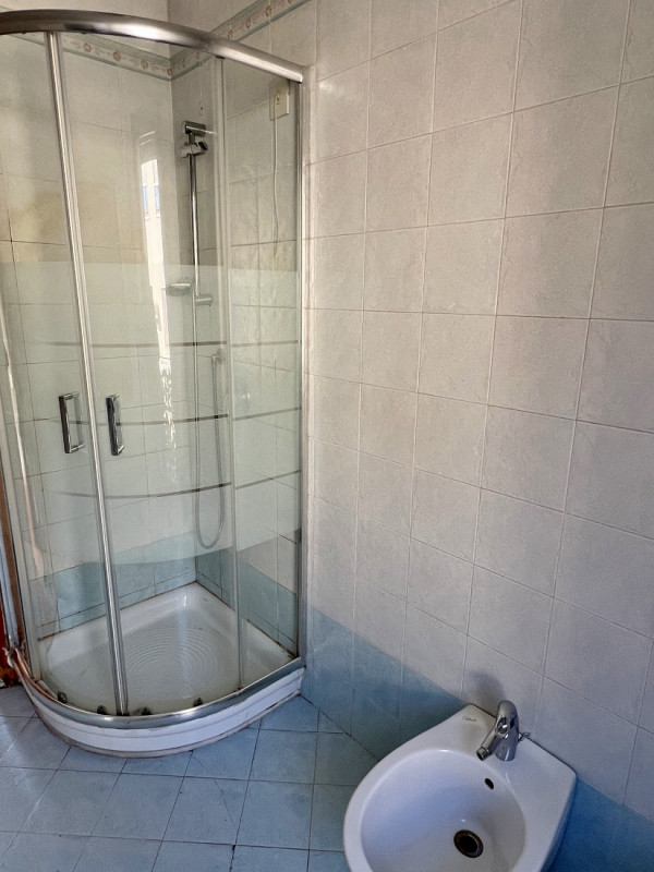 GRAZIOSO BICAMERE BISERVIZI CON TERRAZZO E GARAGE IN VENDITA A VICENZA SANTA BERTILLA - RIF. 8304...