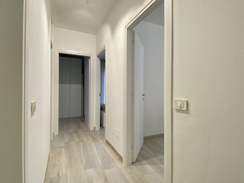 A Sandrigo, in una tranquilla via chiusa al traffico e a pochi passi dal centro, sorge questo ele...