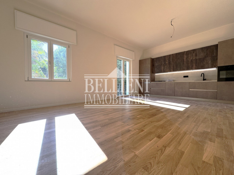 CENTRO STORICO: Introvabile appartamento tricamere finemente ristrutturato in contesto di poche u...