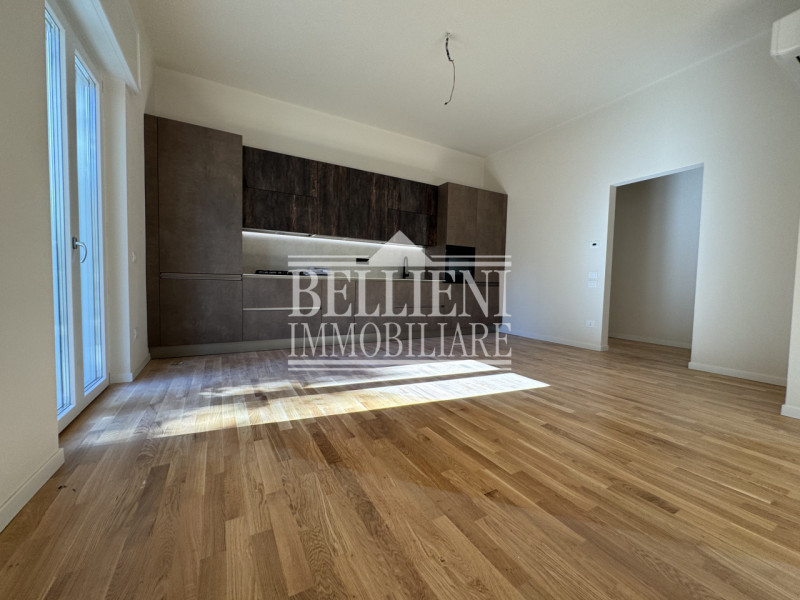 CENTRO STORICO: Introvabile appartamento tricamere finemente ristrutturato in contesto di poche u...