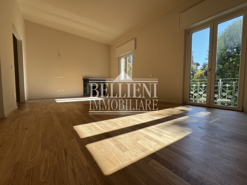 CENTRO STORICO: Introvabile appartamento tricamere finemente ristrutturato in contesto di poche u...