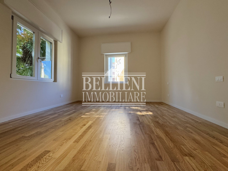 CENTRO STORICO: Introvabile appartamento tricamere finemente ristrutturato in contesto di poche u...