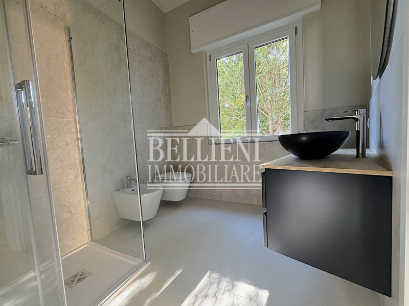 CENTRO STORICO: Introvabile appartamento tricamere finemente ristrutturato in contesto di poche u...