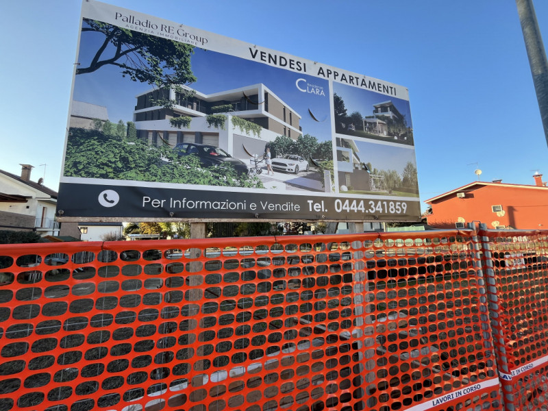 Scopri il tuo nuovo rifugio nel cuore di Camisano Vicentino! Proponiamo un esclusivo appartamento...