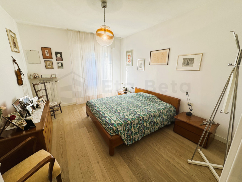 Ubicato in quartiere residenziale a Mestre, proponiamo in vendita un magnifico appartamento penta...