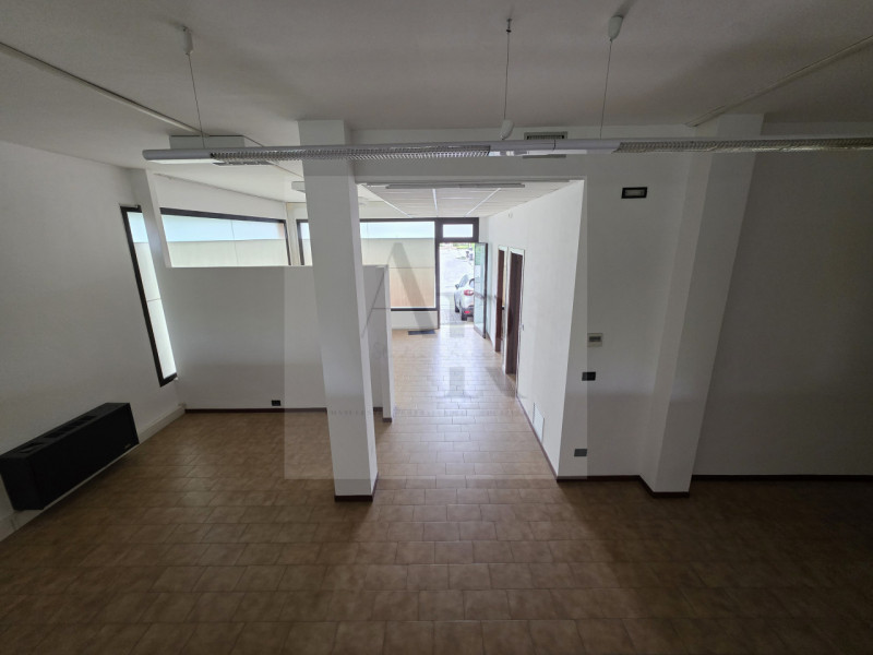 Stra - Loc. San Pietro: Proponiamo in locazione, in tranquilla zona residenziale a pochi passi da...