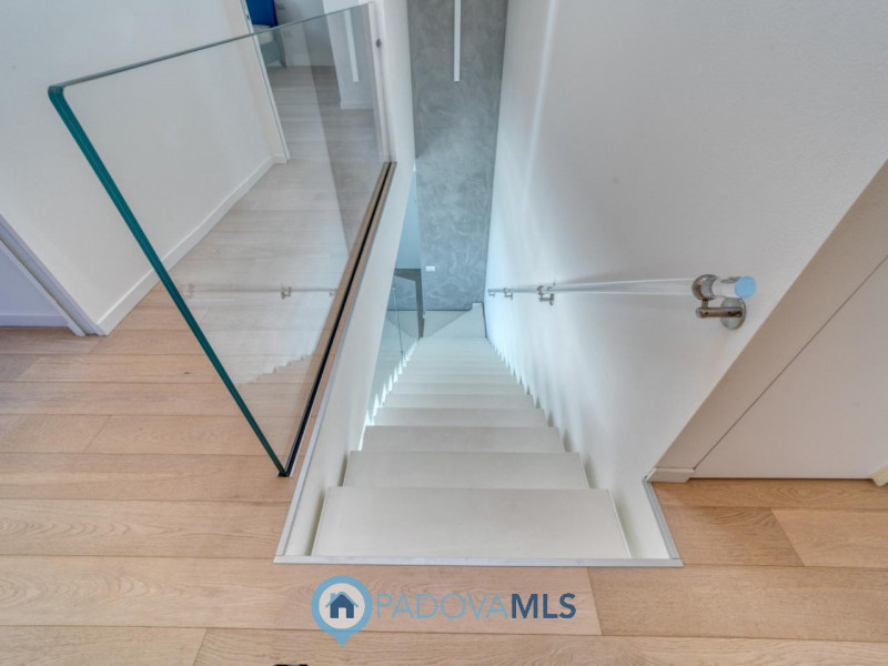 Immobile in esclusiva al Gruppo Padova MLS
VIGONZA Zona Perarolo. ATTICO recentissimo, come nuovo...