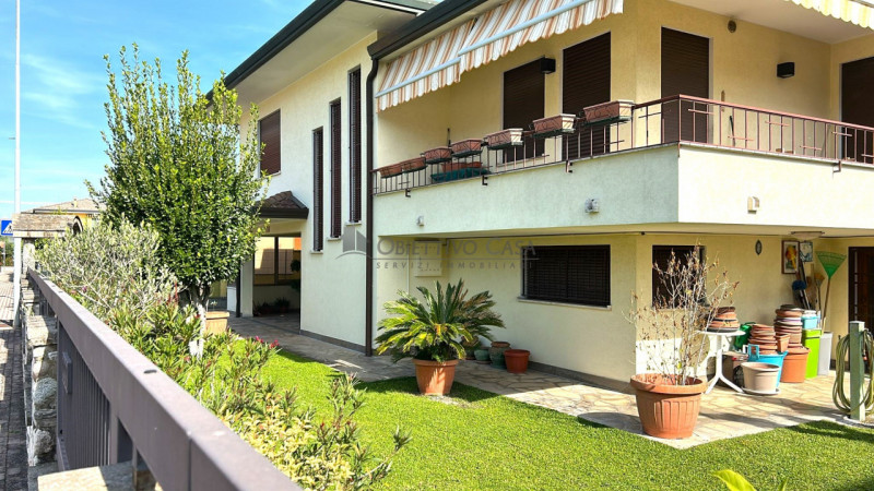 Rif. MT368 - Questa splendida casa singola su 2 livelli si trova in una delle zone più ambite di ...