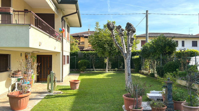 Rif. MT368 - Questa splendida casa singola su 2 livelli si trova in una delle zone più ambite di ...