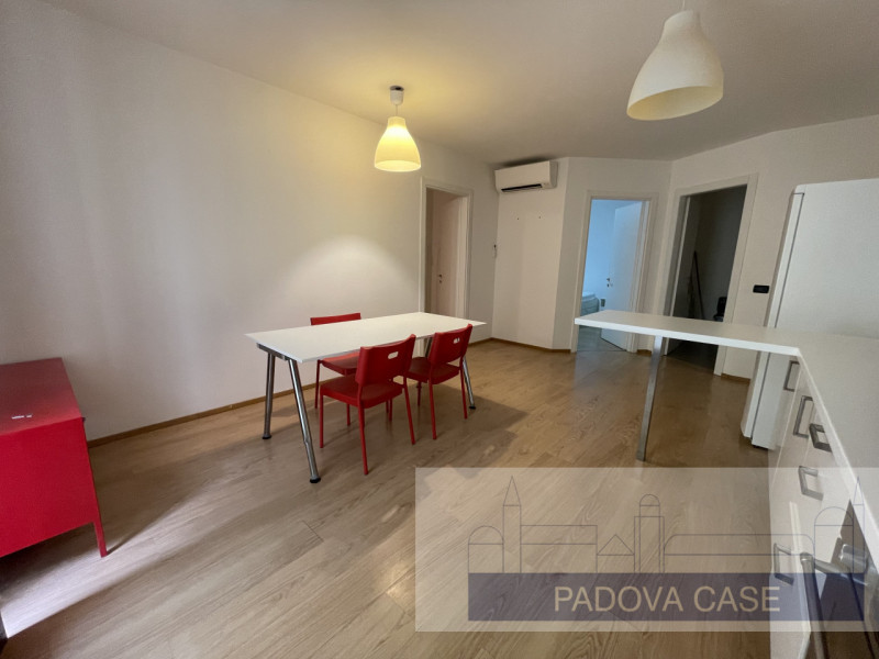 SOGGIORNO CON ANGOLO COTTURA, CAMERA MATRIMONIALE, CAMERA SINGOLA, ANTIBAGNO, BAGNO, POSTO AUTO 
...