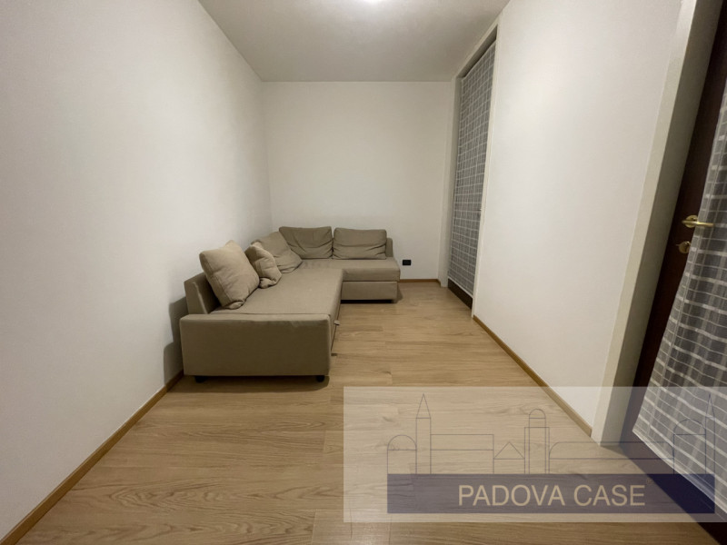 SOGGIORNO CON ANGOLO COTTURA, CAMERA MATRIMONIALE, CAMERA SINGOLA, ANTIBAGNO, BAGNO, POSTO AUTO 
...