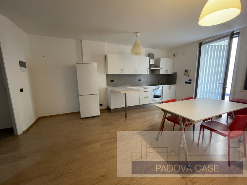 SOGGIORNO CON ANGOLO COTTURA, CAMERA MATRIMONIALE, CAMERA SINGOLA, ANTIBAGNO, BAGNO, POSTO AUTO 
...