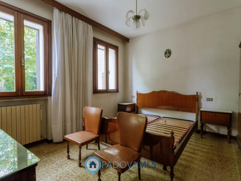 Immobile in esclusiva al Gruppo Padova MLS
Immersa nel verde ma comodamente vicina al centro del ...