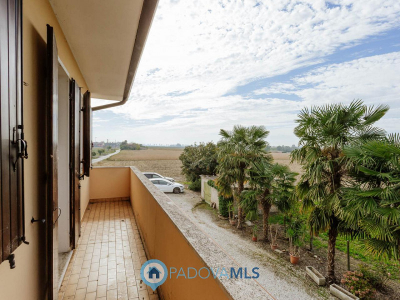 Immobile in esclusiva al Gruppo Padova MLS
Immersa nel verde ma comodamente vicina al centro del ...