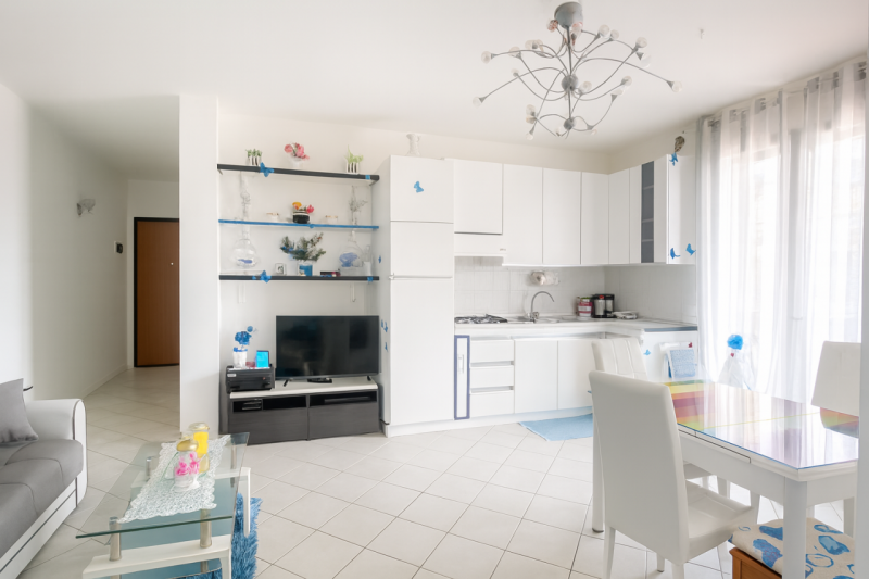 Proponiamo in esclusiva un raffinato appartamento in vendita nella tranquilla zona del comune di ...