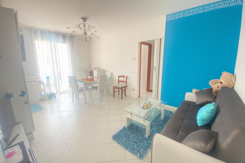 Proponiamo in esclusiva un raffinato appartamento in vendita nella tranquilla zona del comune di ...