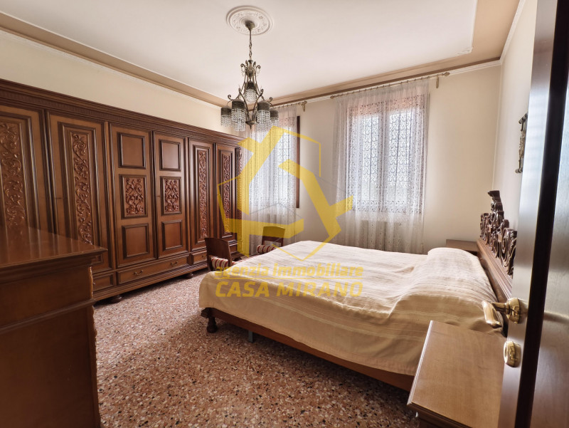 S.MARIA di SALA ELEGANTE VILLA con ANNESSO e AMPIO GIARDINO PRIVATO