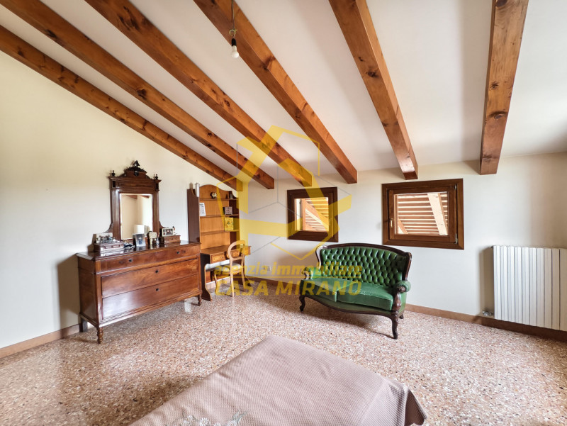 S.MARIA di SALA ELEGANTE VILLA con ANNESSO e AMPIO GIARDINO PRIVATO