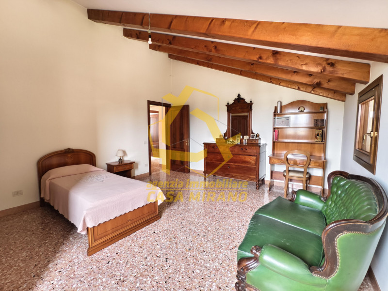 S.MARIA di SALA ELEGANTE VILLA con ANNESSO e AMPIO GIARDINO PRIVATO