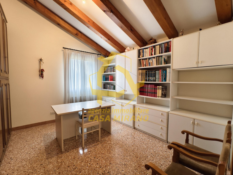 S.MARIA di SALA ELEGANTE VILLA con ANNESSO e AMPIO GIARDINO PRIVATO