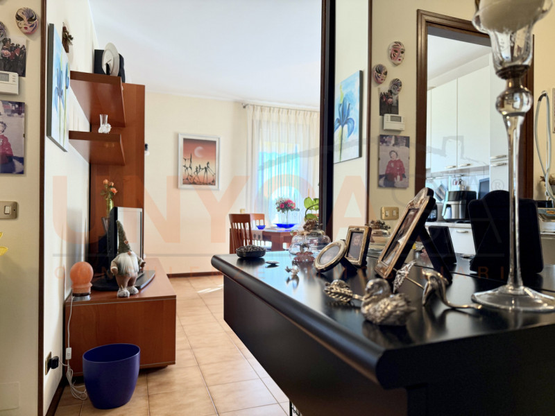 MESTRINO: proponiamo appartamento bicamere in condominio di 8 unità, comodo al centro paese. E' s...