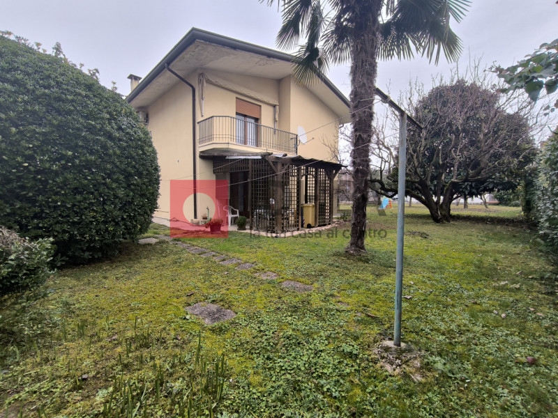 PREGANZIOL. FRESCADA

Inserito in piacevole contesto residenziale, nel cuore di Frescada, proponi...