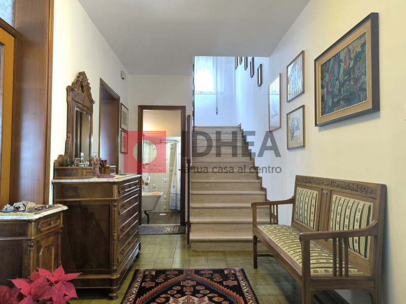 PREGANZIOL. FRESCADA

Inserito in piacevole contesto residenziale, nel cuore di Frescada, proponi...